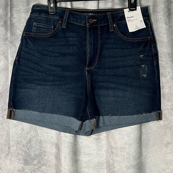 Sonoma NWT High Rise Roll Cuff Dark Wash Denim Shorts - size 12 - Picture 1 of 8
